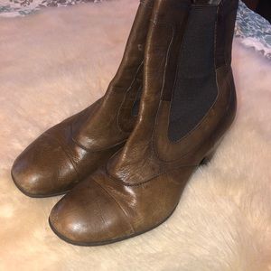 Born leather ankle boots size 9
